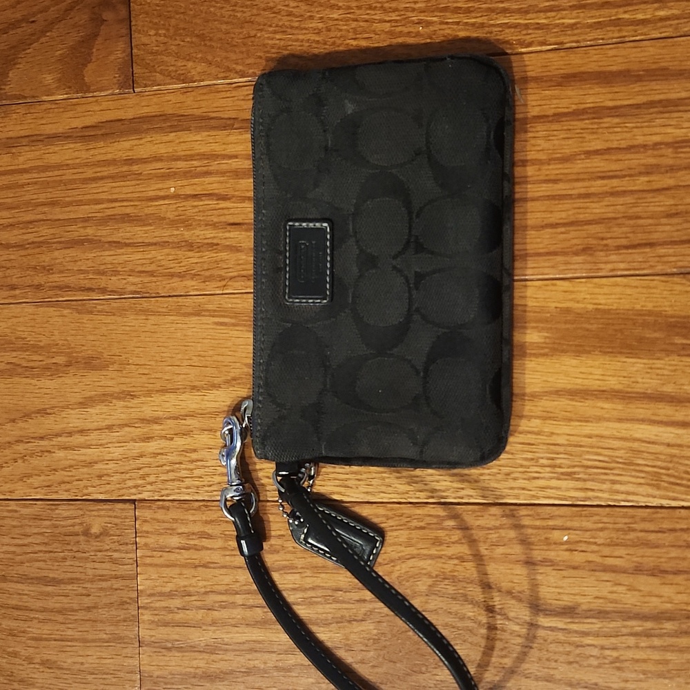 Coach Small Wristlet - Picture 4 of 6